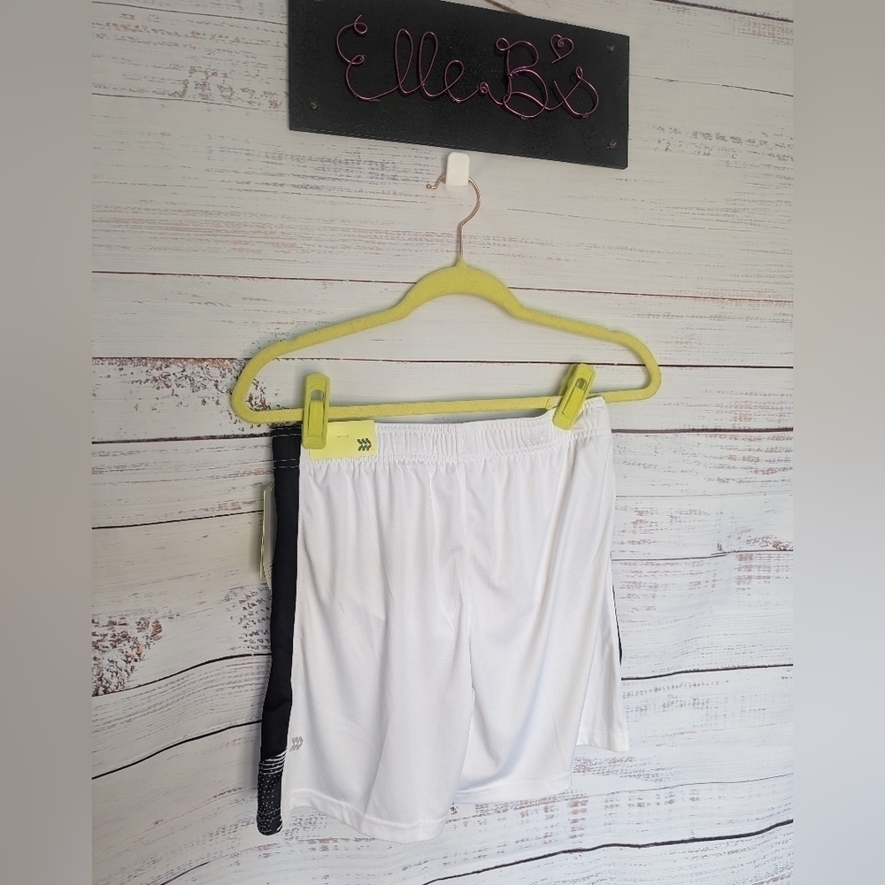 NWT All in Motion White Boys Soccer Short with Liner XL - Picture 2 of 5